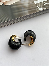 Akrilik taşlı modern küpe